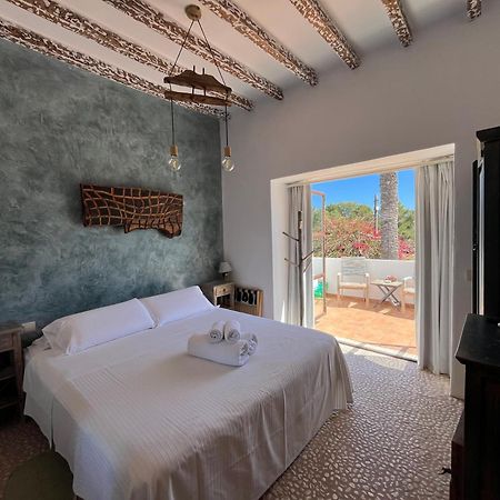 Boutique Hostal La Curandera De Salinas Sant Francesc de s'Estany Bagian luar foto