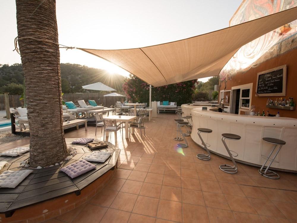 Boutique Hostal La Curandera De Salinas Sant Francesc de s'Estany Bagian luar foto
