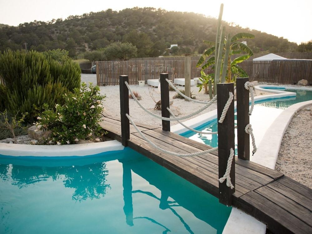 Boutique Hostal La Curandera De Salinas Sant Francesc de s'Estany Bagian luar foto