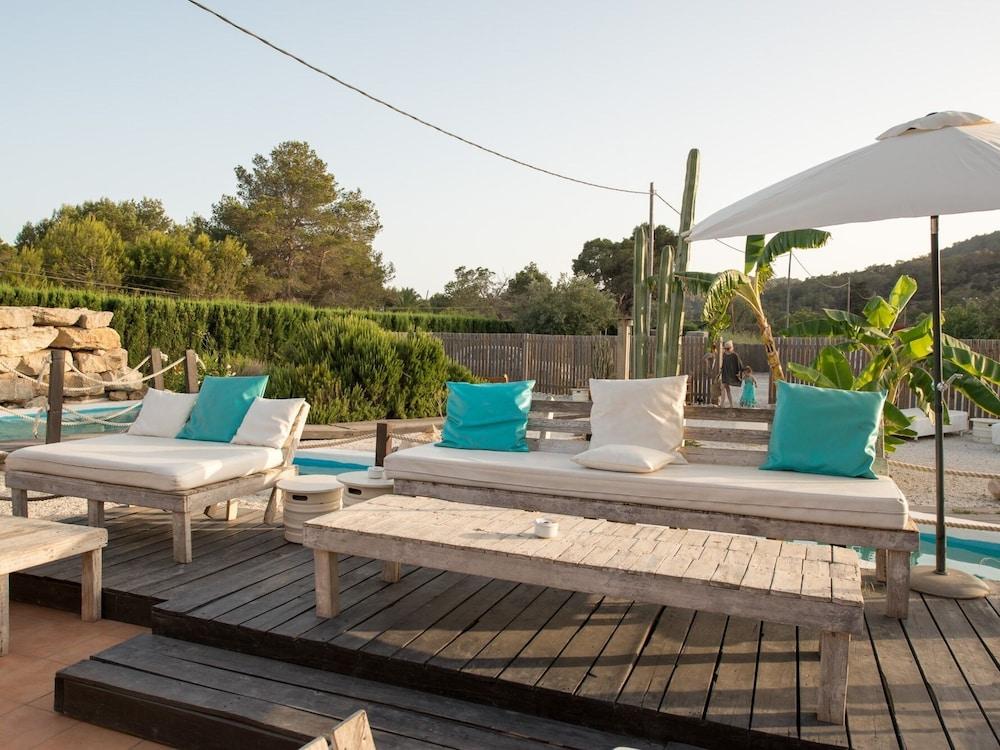Boutique Hostal La Curandera De Salinas Sant Francesc de s'Estany Bagian luar foto