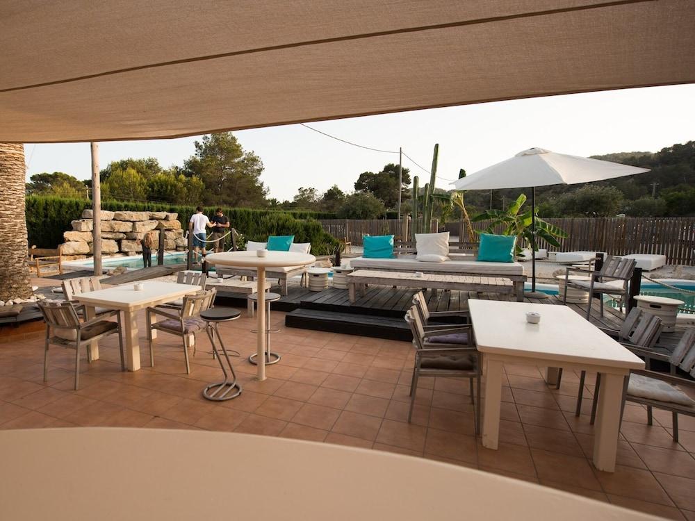Boutique Hostal La Curandera De Salinas Sant Francesc de s'Estany Bagian luar foto