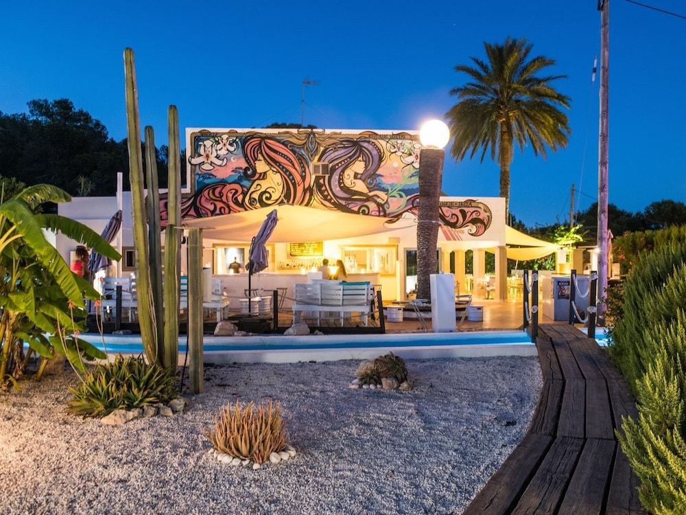 Boutique Hostal La Curandera De Salinas Sant Francesc de s'Estany Bagian luar foto
