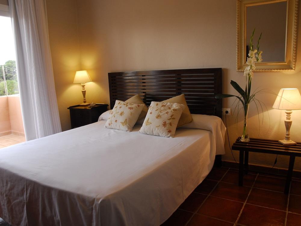 Boutique Hostal La Curandera De Salinas Sant Francesc de s'Estany Bagian luar foto