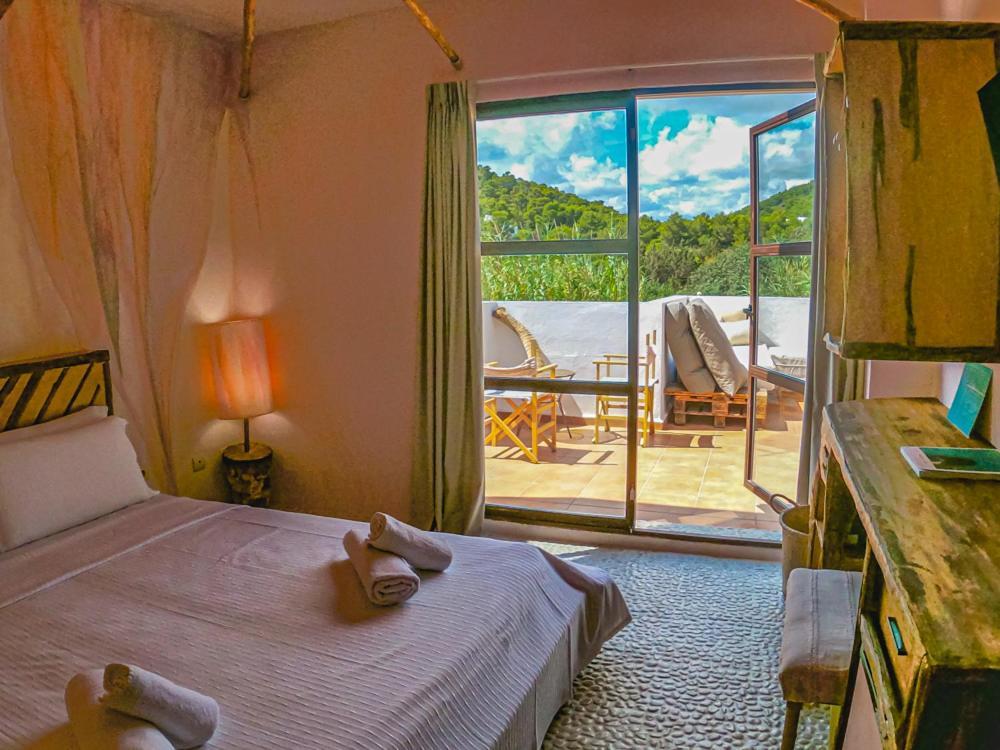 Boutique Hostal La Curandera De Salinas Sant Francesc de s'Estany Bagian luar foto