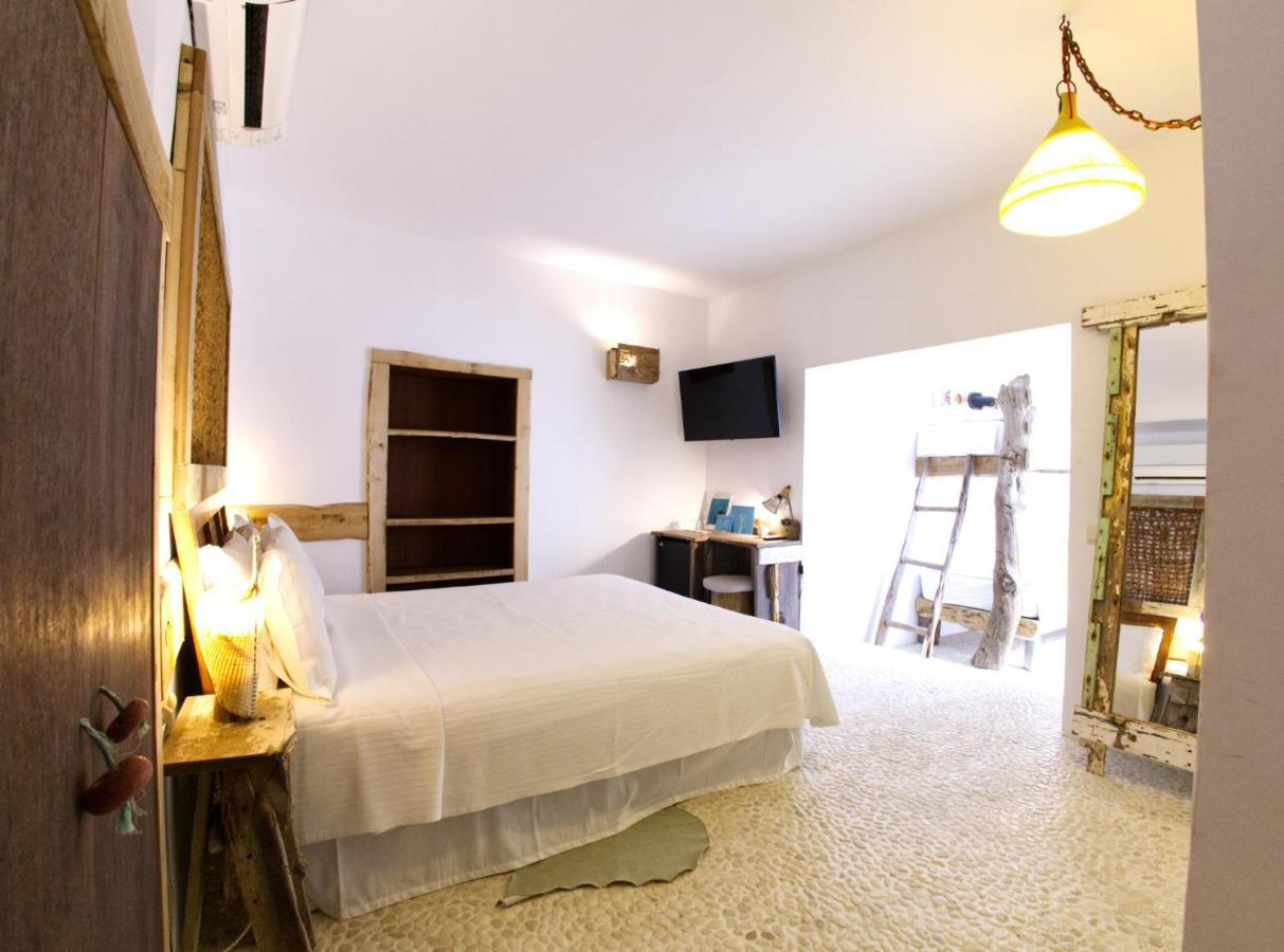 Boutique Hostal La Curandera De Salinas Sant Francesc de s'Estany Bagian luar foto