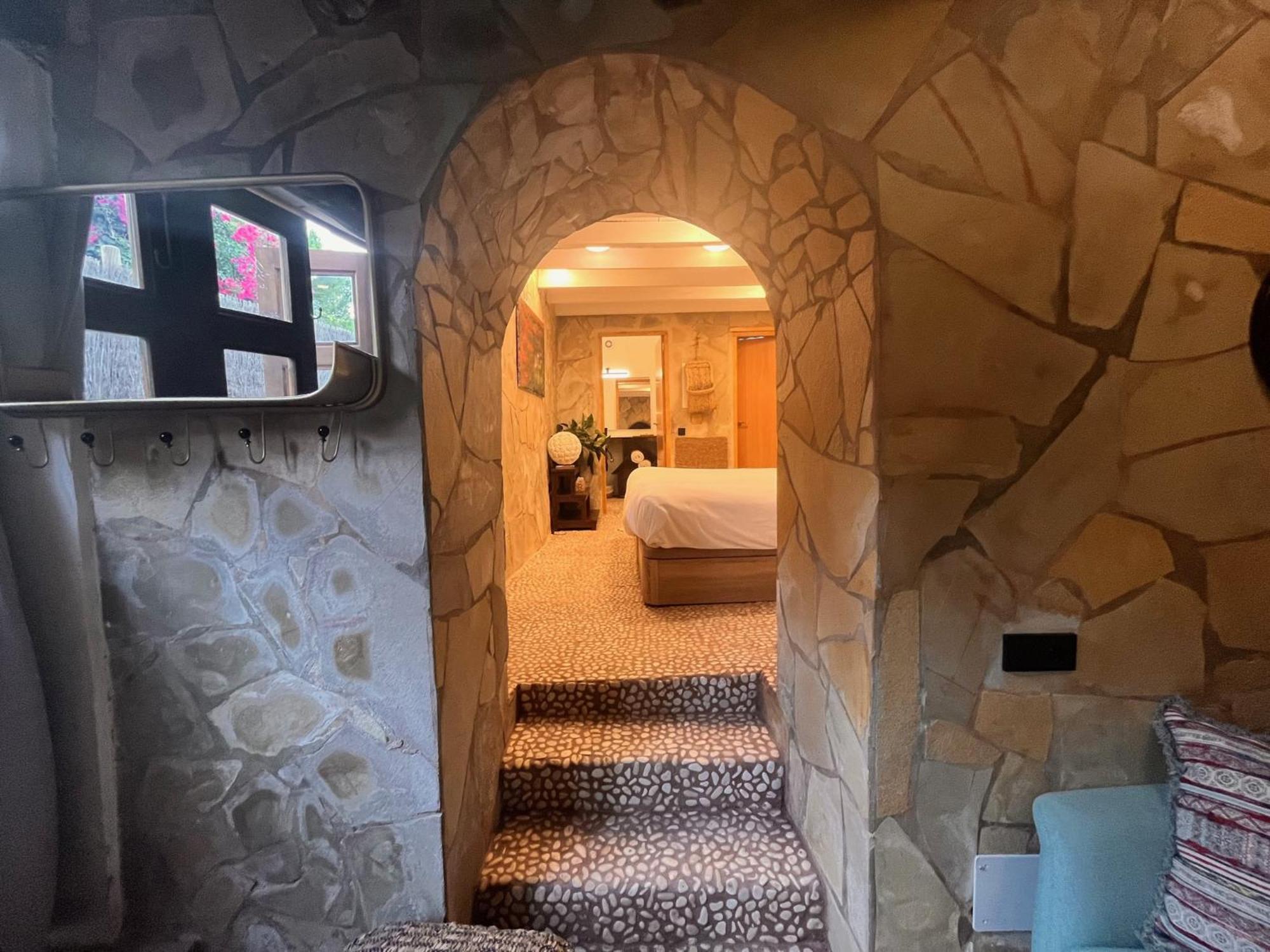 Boutique Hostal La Curandera De Salinas Sant Francesc de s'Estany Bagian luar foto