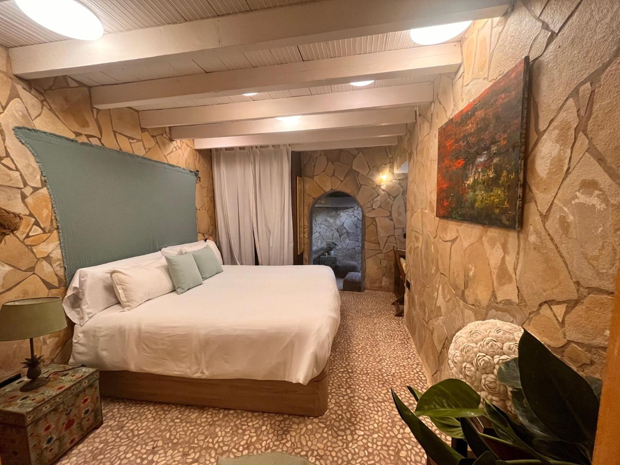Boutique Hostal La Curandera De Salinas Sant Francesc de s'Estany Bagian luar foto