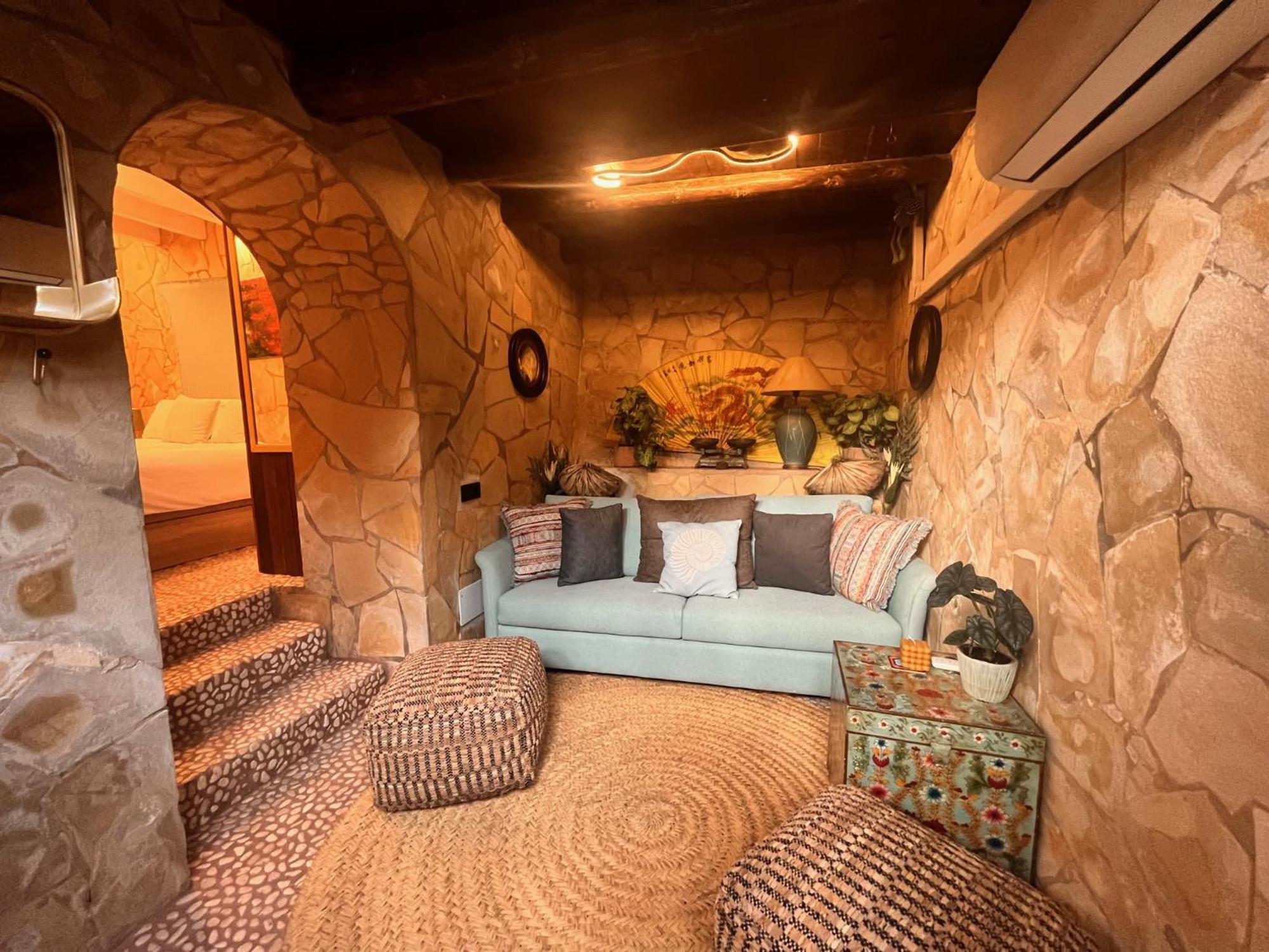 Boutique Hostal La Curandera De Salinas Sant Francesc de s'Estany Bagian luar foto