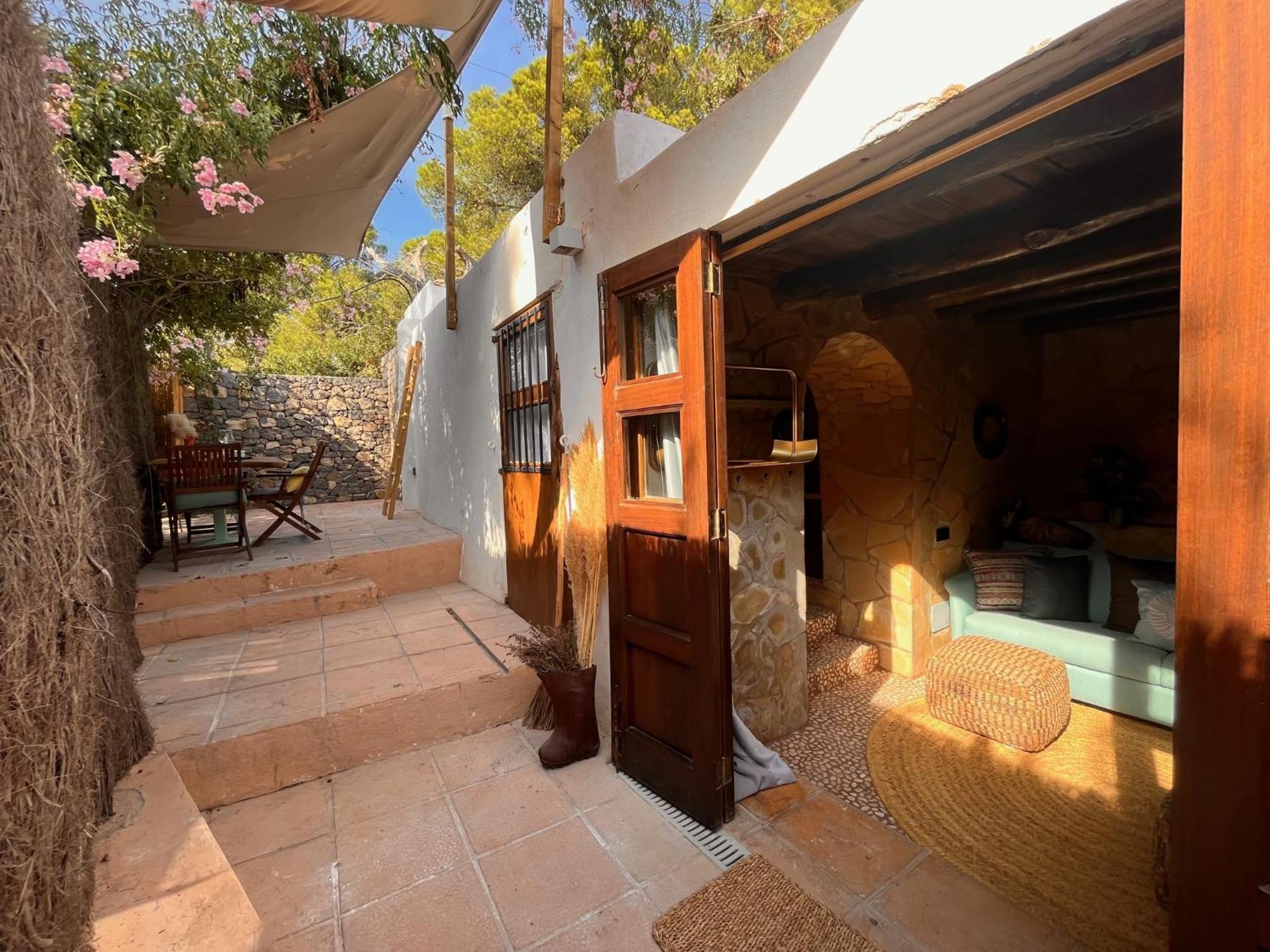 Boutique Hostal La Curandera De Salinas Sant Francesc de s'Estany Bagian luar foto
