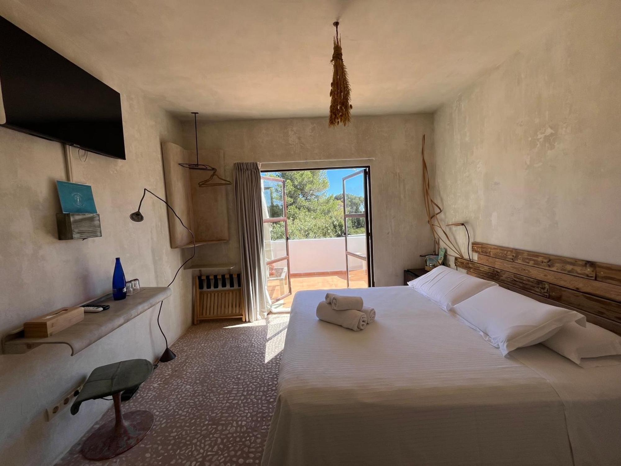 Boutique Hostal La Curandera De Salinas Sant Francesc de s'Estany Bagian luar foto