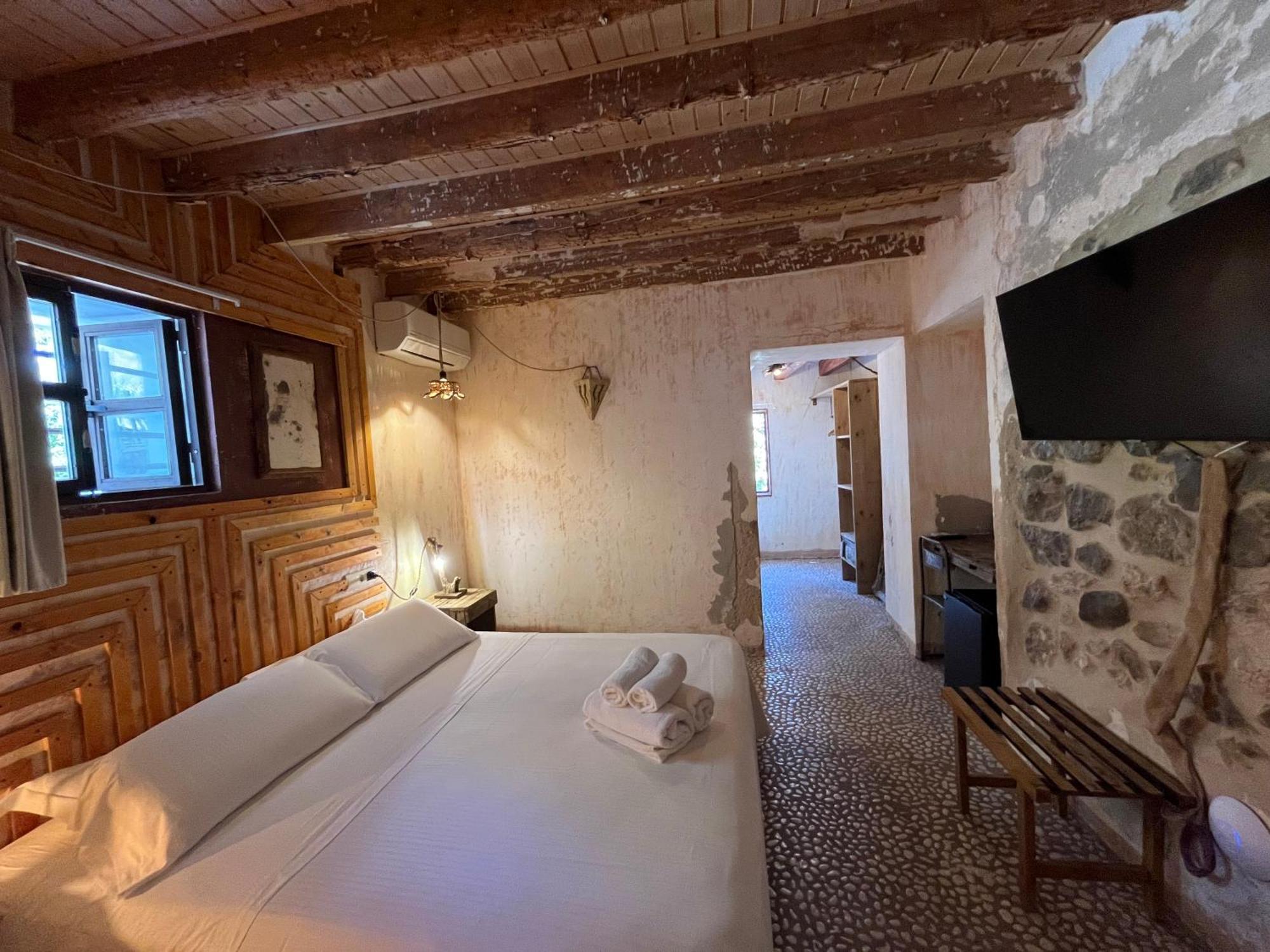 Boutique Hostal La Curandera De Salinas Sant Francesc de s'Estany Bagian luar foto