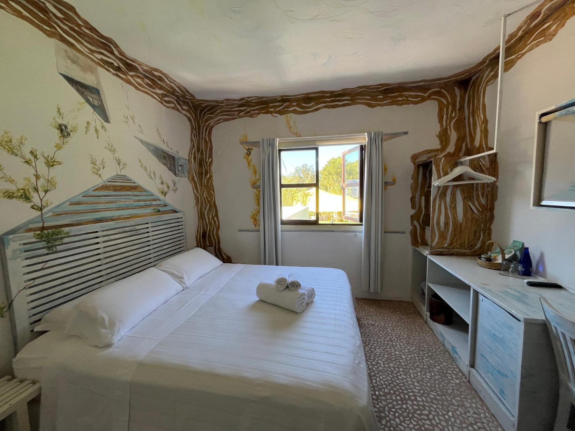 Boutique Hostal La Curandera De Salinas Sant Francesc de s'Estany Bagian luar foto