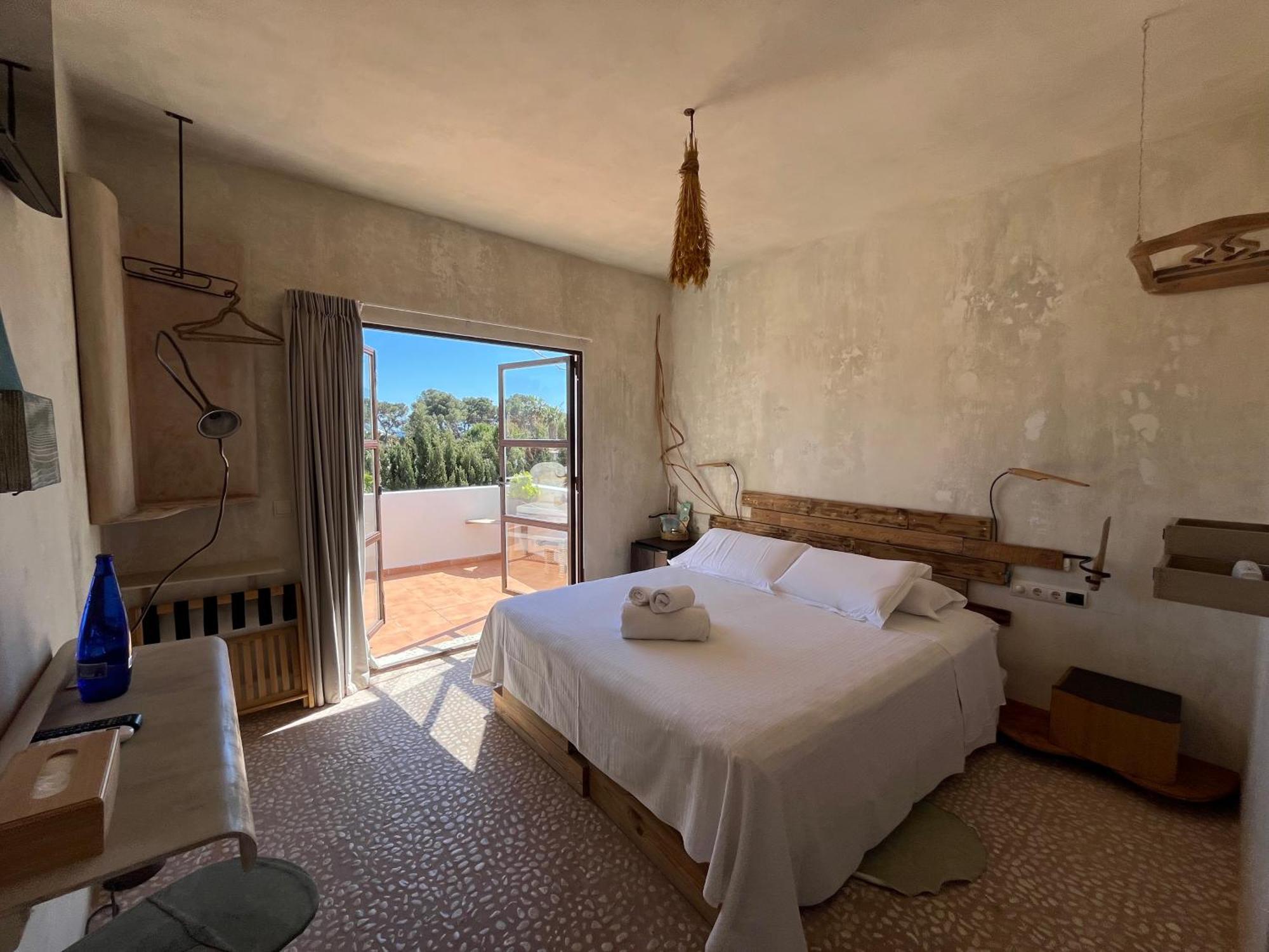 Boutique Hostal La Curandera De Salinas Sant Francesc de s'Estany Bagian luar foto