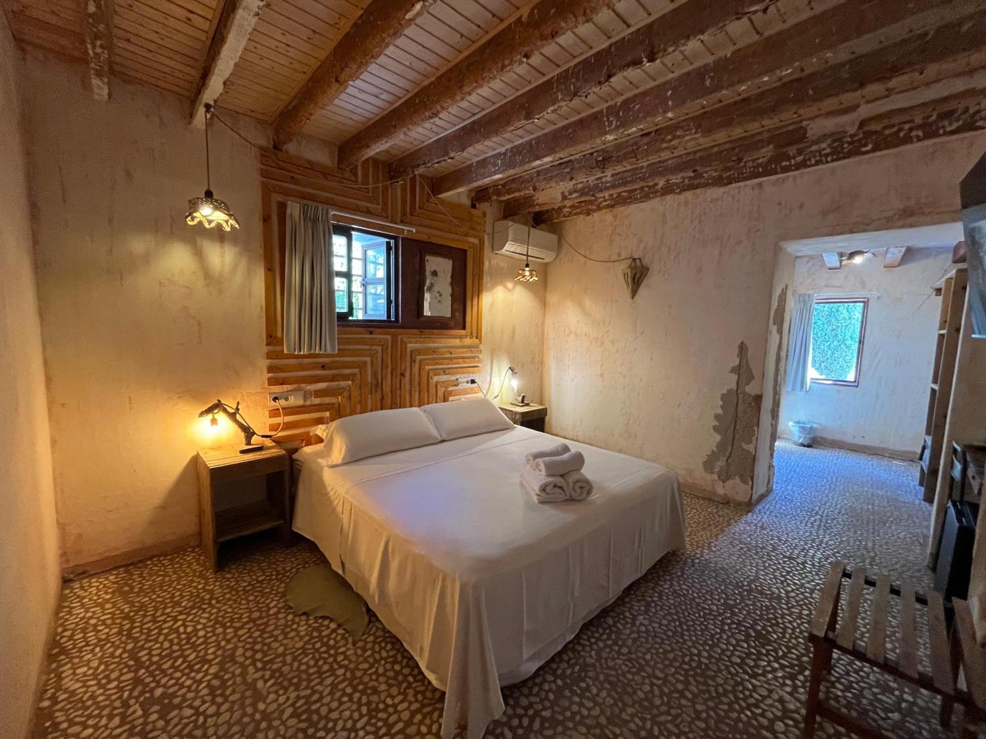 Boutique Hostal La Curandera De Salinas Sant Francesc de s'Estany Bagian luar foto
