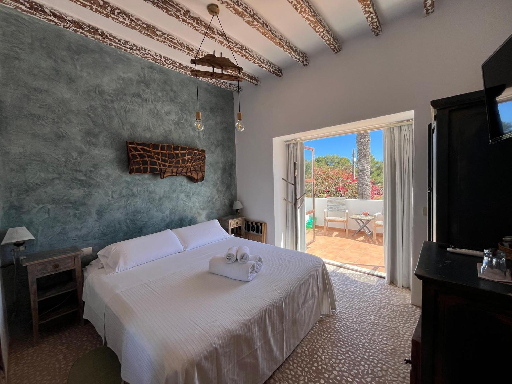 Boutique Hostal La Curandera De Salinas Sant Francesc de s'Estany Bagian luar foto