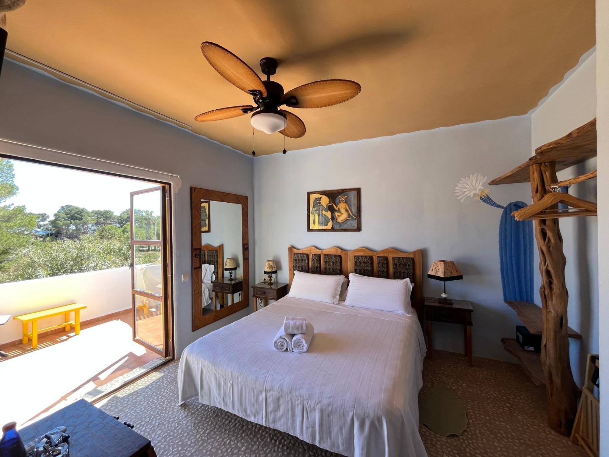Boutique Hostal La Curandera De Salinas Sant Francesc de s'Estany Bagian luar foto